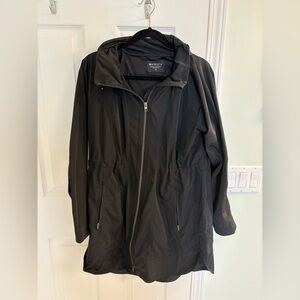 Athleta Raincoat Size M